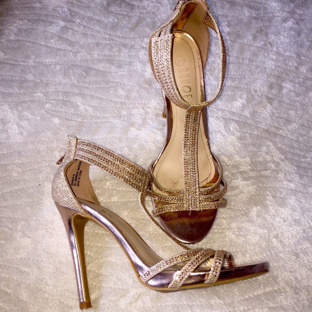 ROUGE GLAMOROUS RHINESTONE T STRAP STILETTOS 7.5